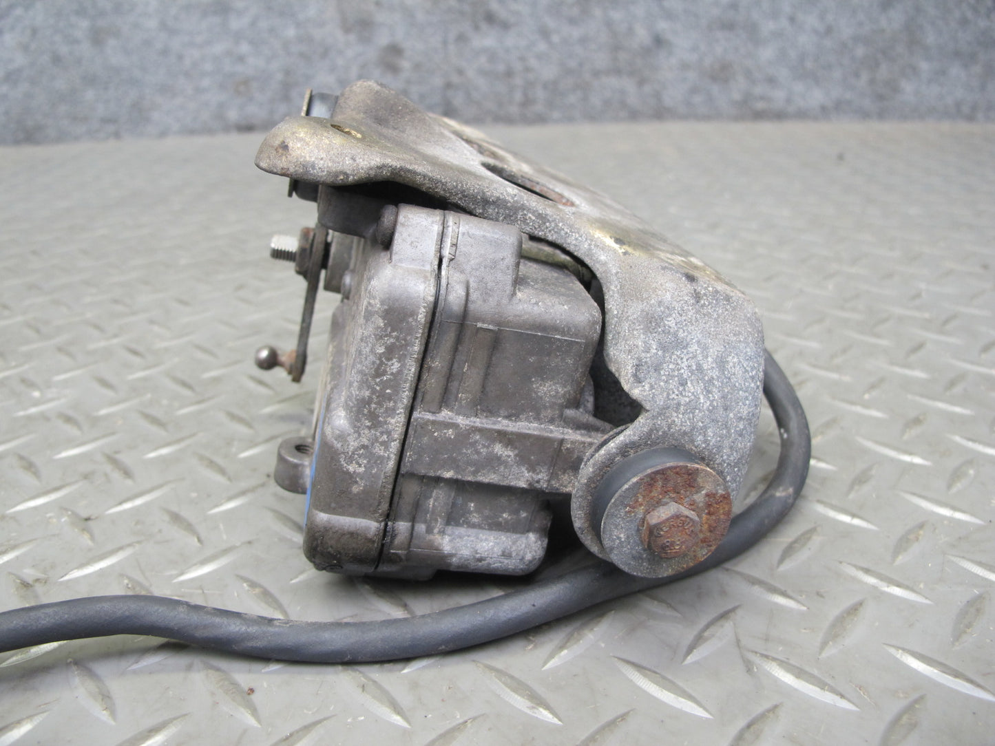 81-85 Mercedes W123 300D Cruise Control Servo Actuator Motor OEM
