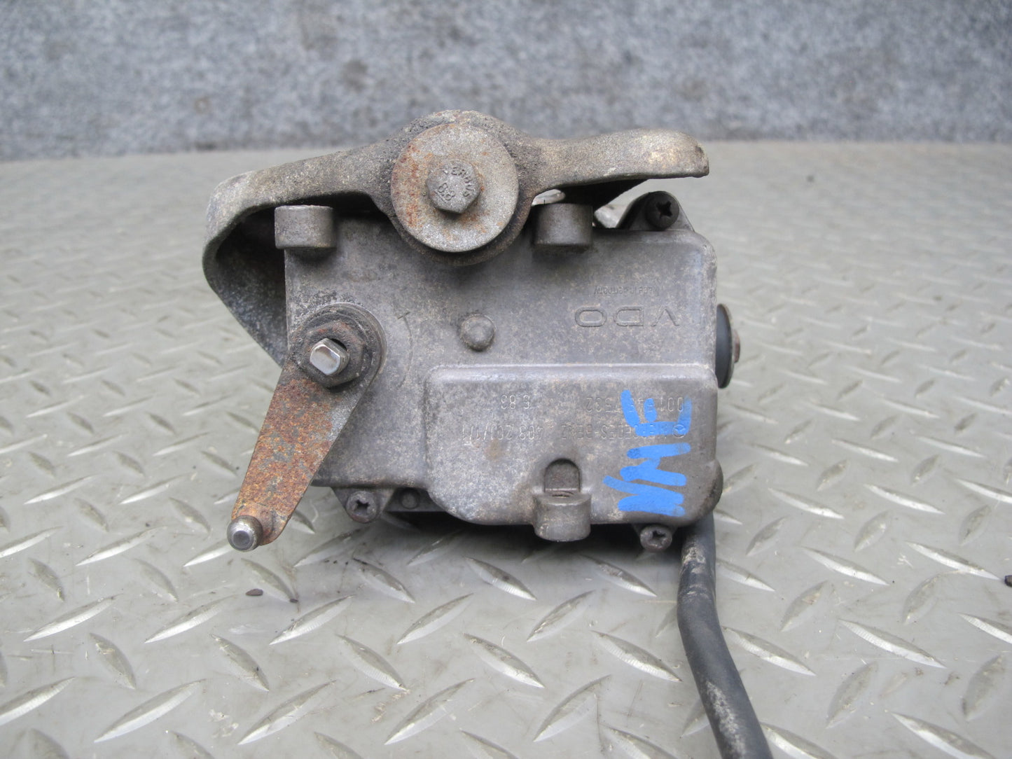 81-85 Mercedes W123 300D Cruise Control Servo Actuator Motor OEM