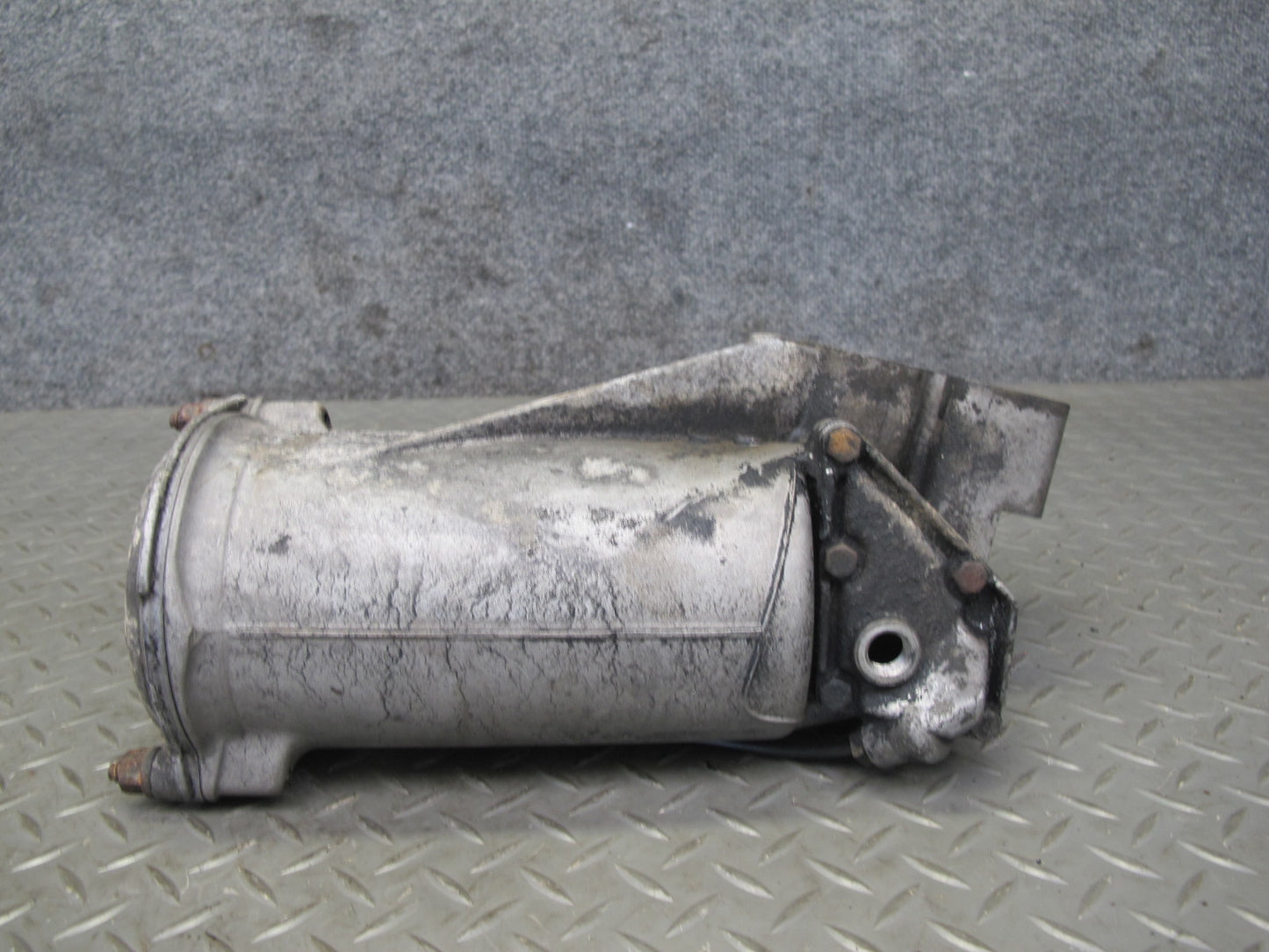 81-85 Mercedes W123 300D Turbo Diesel Engine Oil Filter Housing OEM