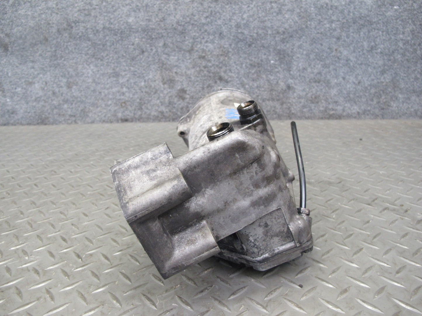 81-85 Mercedes W123 300D Turbo Diesel Engine Oil Filter Housing OEM