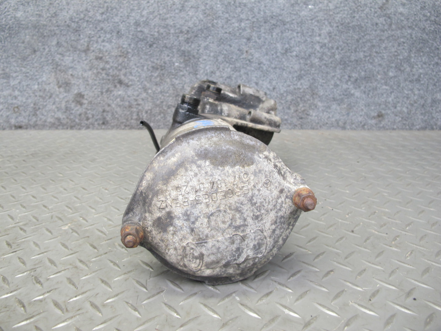 81-85 Mercedes W123 300D Turbo Diesel Engine Oil Filter Housing OEM