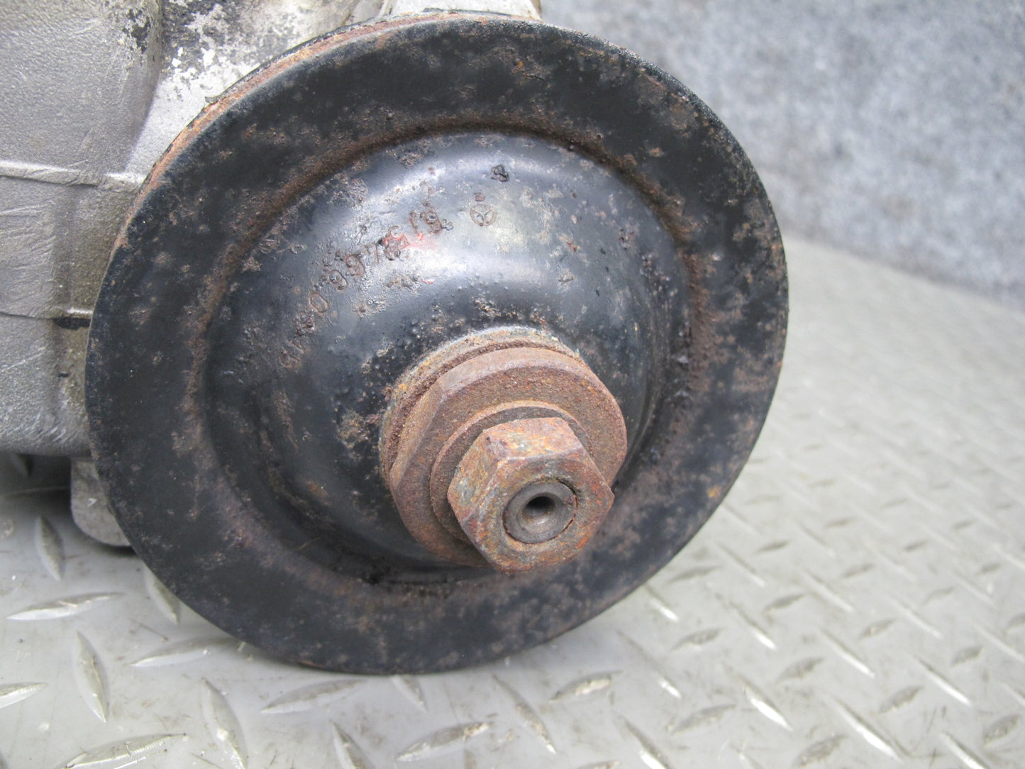 78-85 Mercedes W123 Power Steering Pump 1264601380 OEM