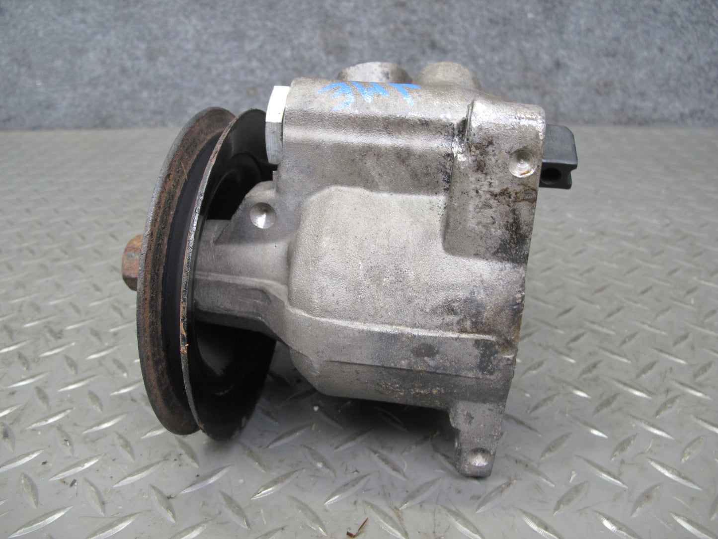 78-85 Mercedes W123 Power Steering Pump 1264601380 OEM