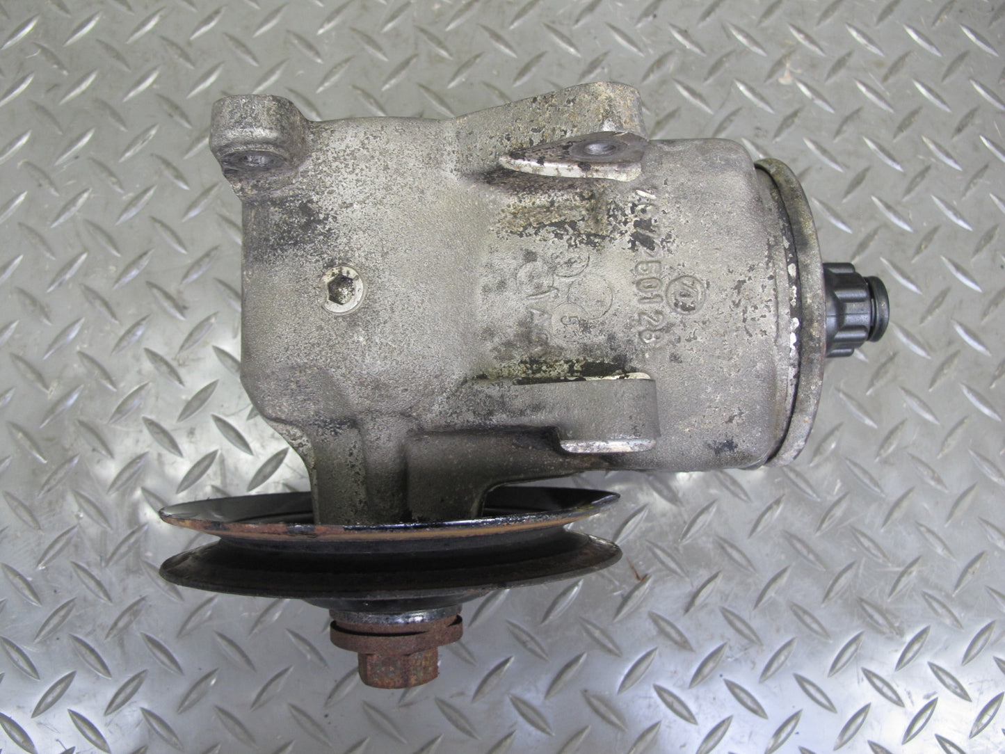 78-85 Mercedes W123 Power Steering Pump 1264601380 OEM