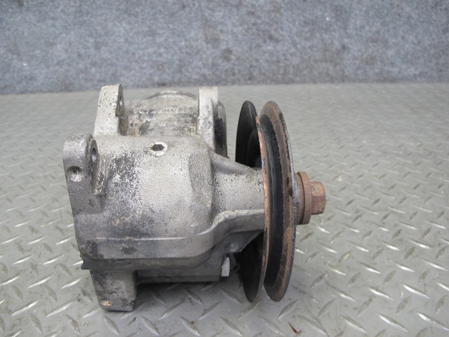 78-85 Mercedes W123 Power Steering Pump 1264601380 OEM