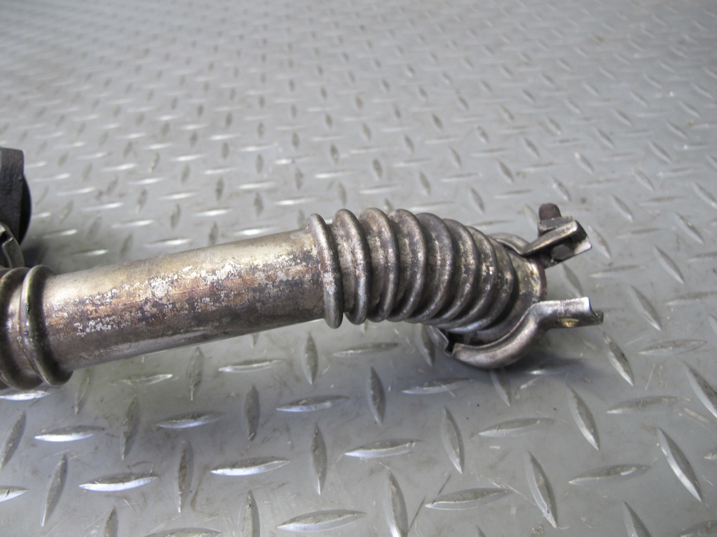 81-85 Mercedes W123 300D Diesel Engine EGR Valve w Tube Pipe OEM
