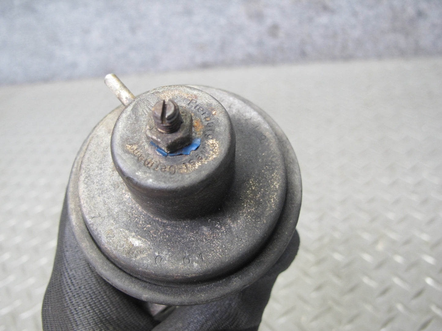 81-85 Mercedes W123 300D Diesel Engine EGR Valve w Tube Pipe OEM