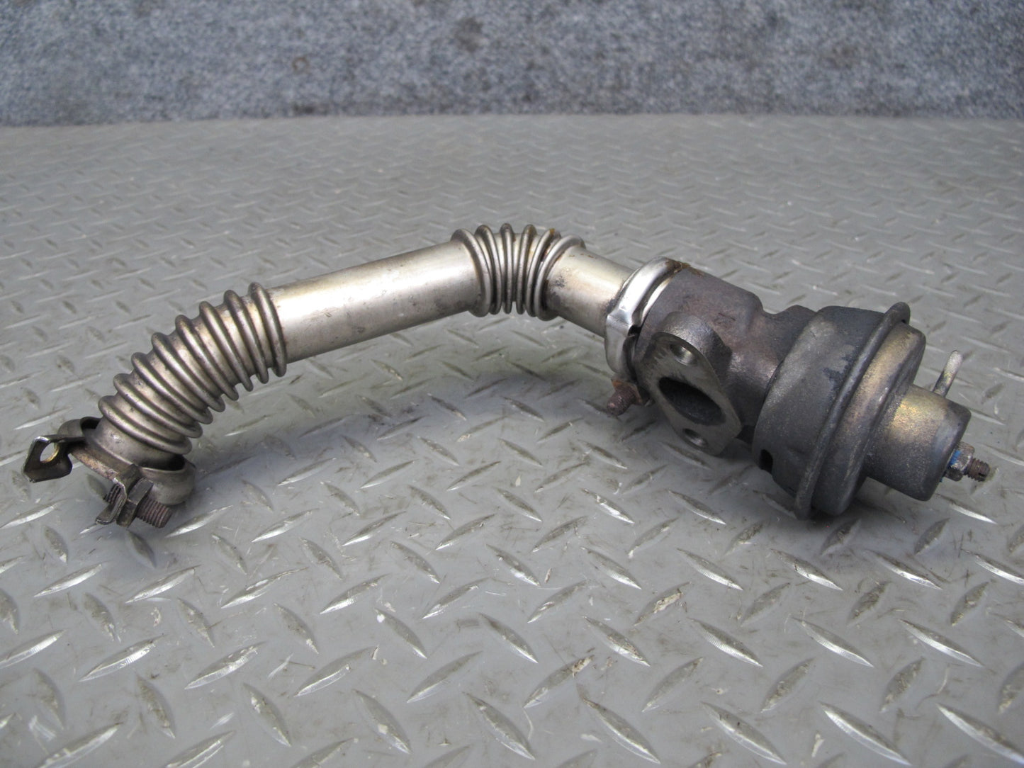 81-85 Mercedes W123 300D Diesel Engine EGR Valve w Tube Pipe OEM
