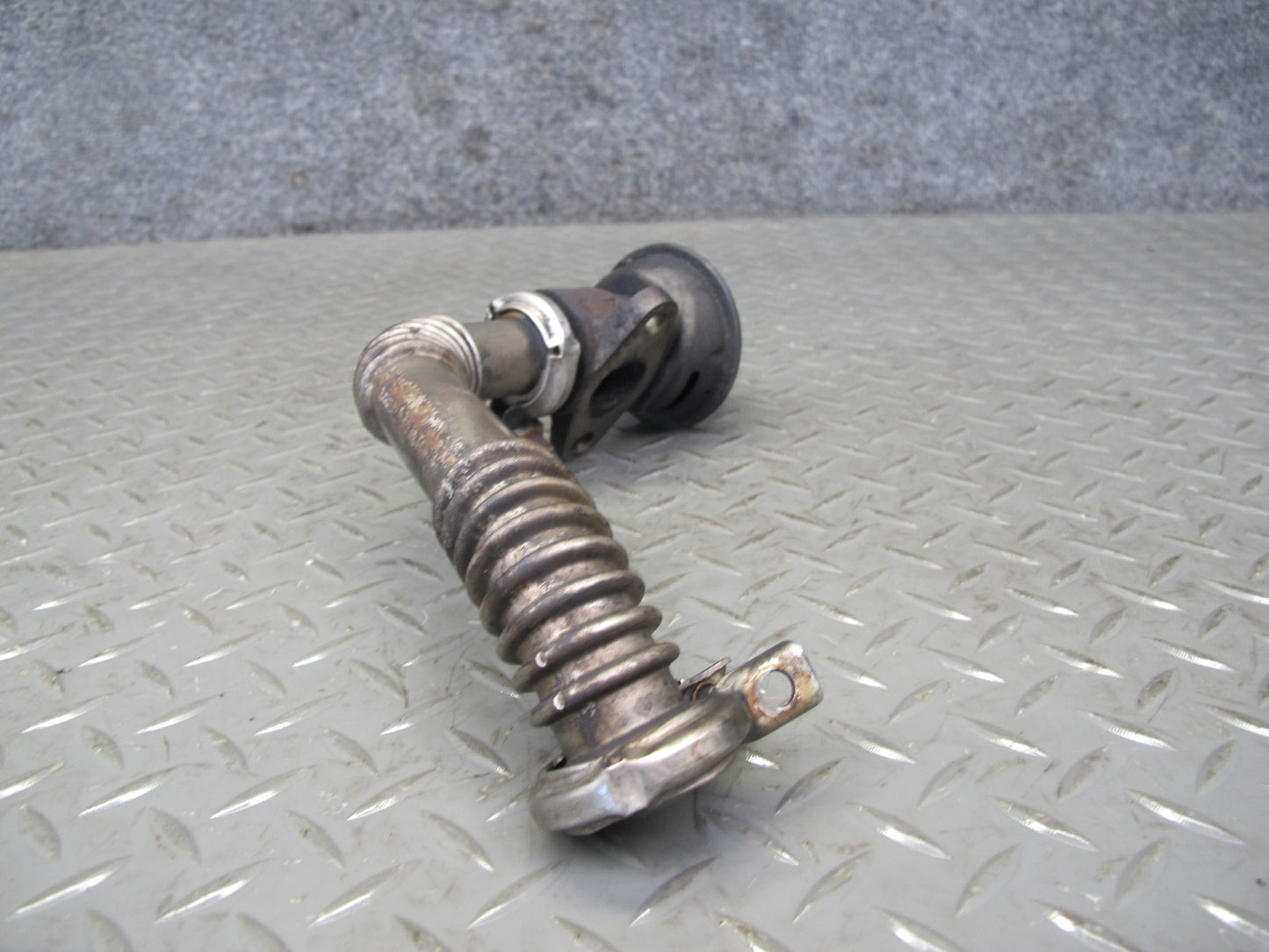 81-85 Mercedes W123 300D Diesel Engine EGR Valve w Tube Pipe OEM