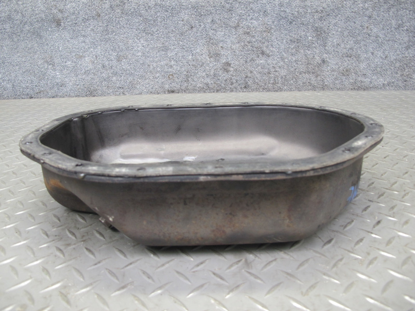 81-85 Mercedes W123 300D OM617 Diesel Engine Lower Oil Pan OEM