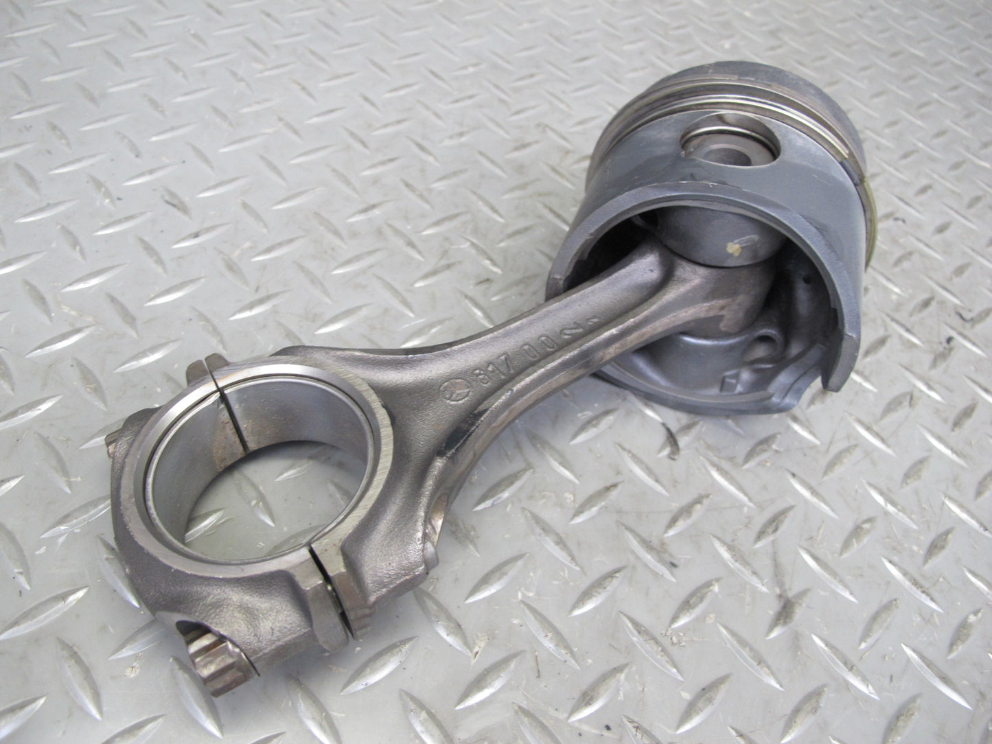 81-85 Mercedes W123 300D OM617 Diesel Set of 5 Engine Piston Connecting Rod OEM