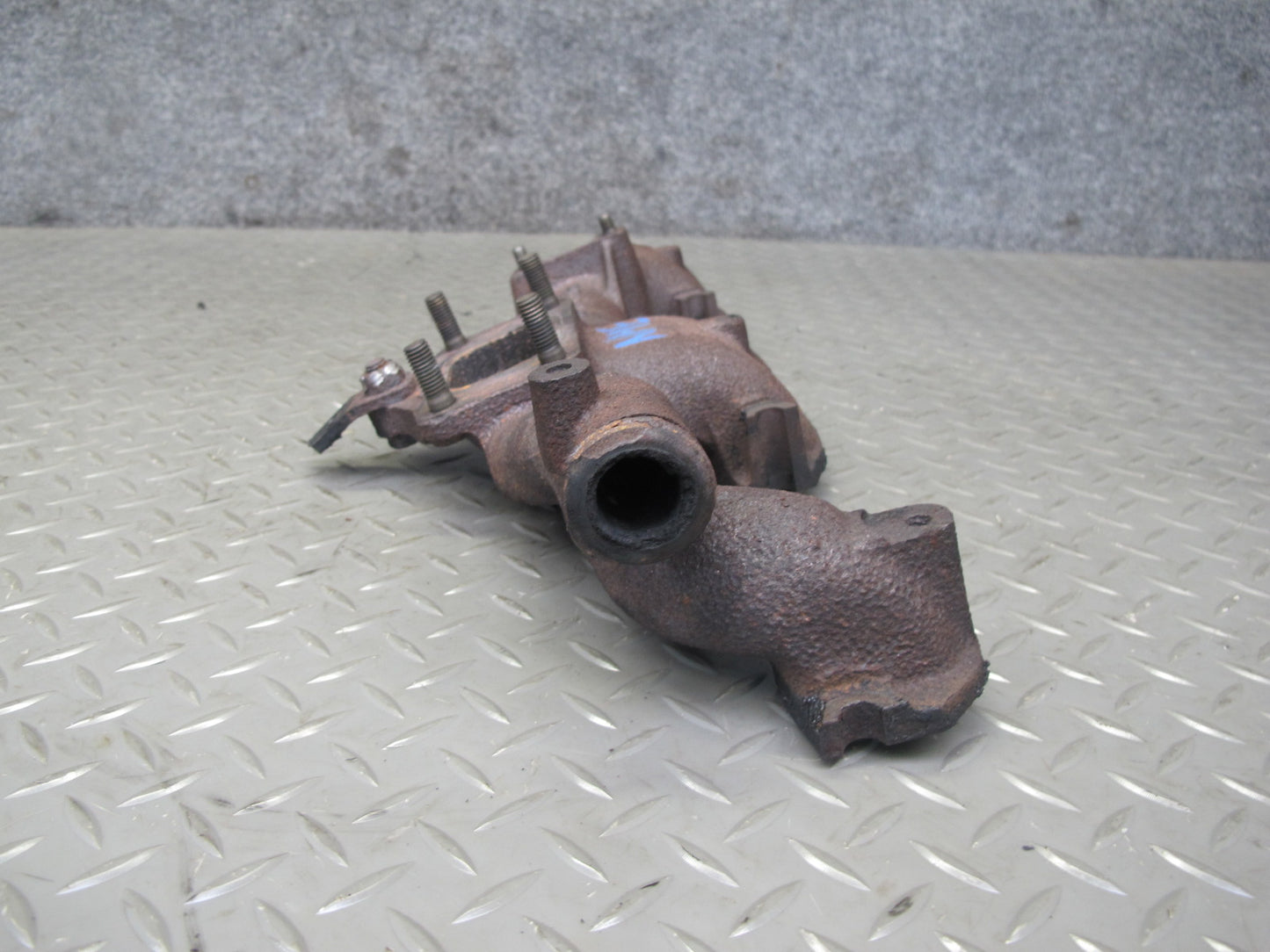 82-85 Mercedes W123 300D 617.952 Turbo Diesel Engine Exhaust Manifold OEM