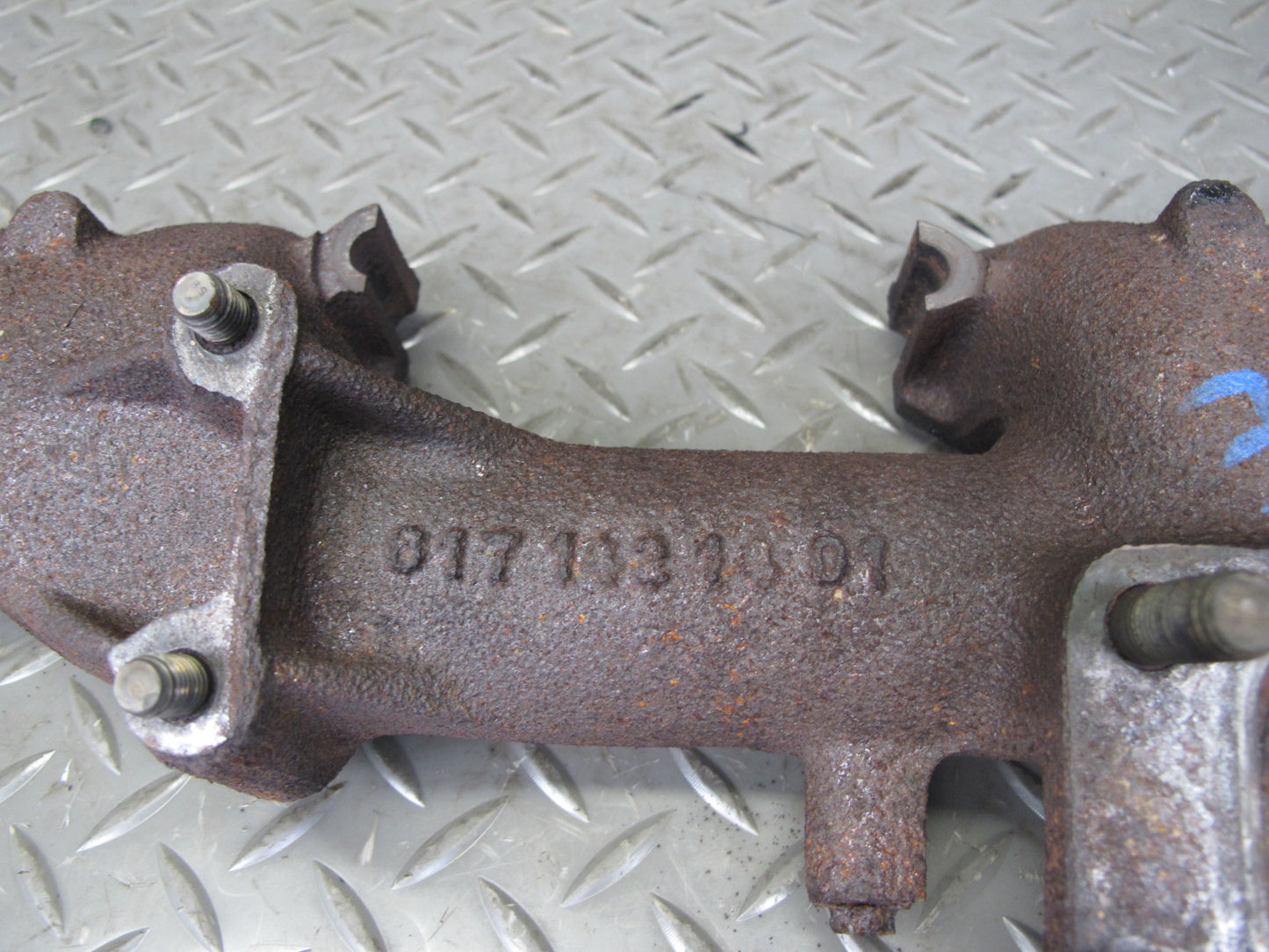 82-85 Mercedes W123 300D 617.952 Turbo Diesel Engine Exhaust Manifold OEM