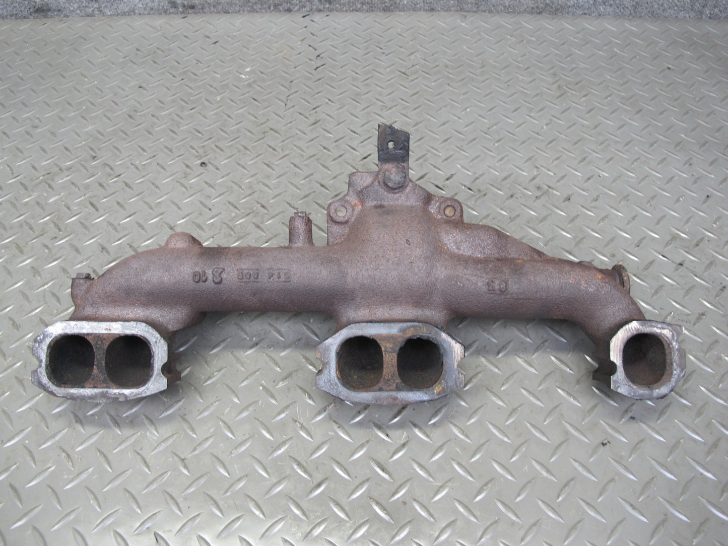 82-85 Mercedes W123 300D 617.952 Turbo Diesel Engine Exhaust Manifold OEM