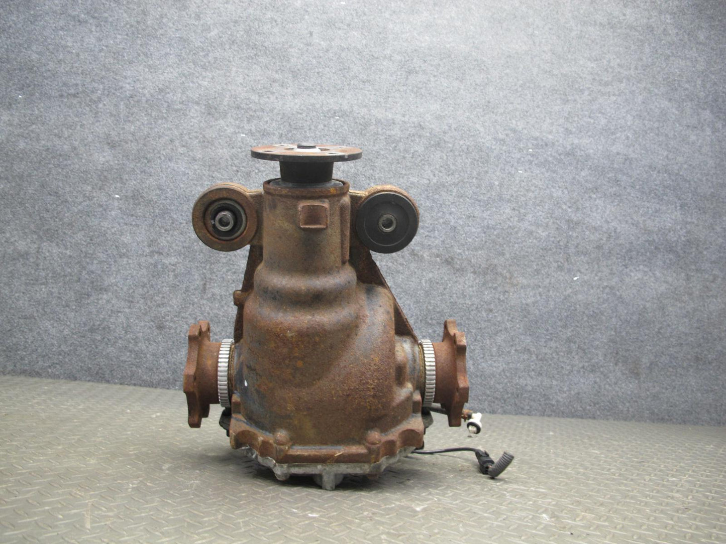 11-16 Nissan Z34 370Z A/T Rear Differential Carrier Assembly 3.36 Ratio 89K OEM