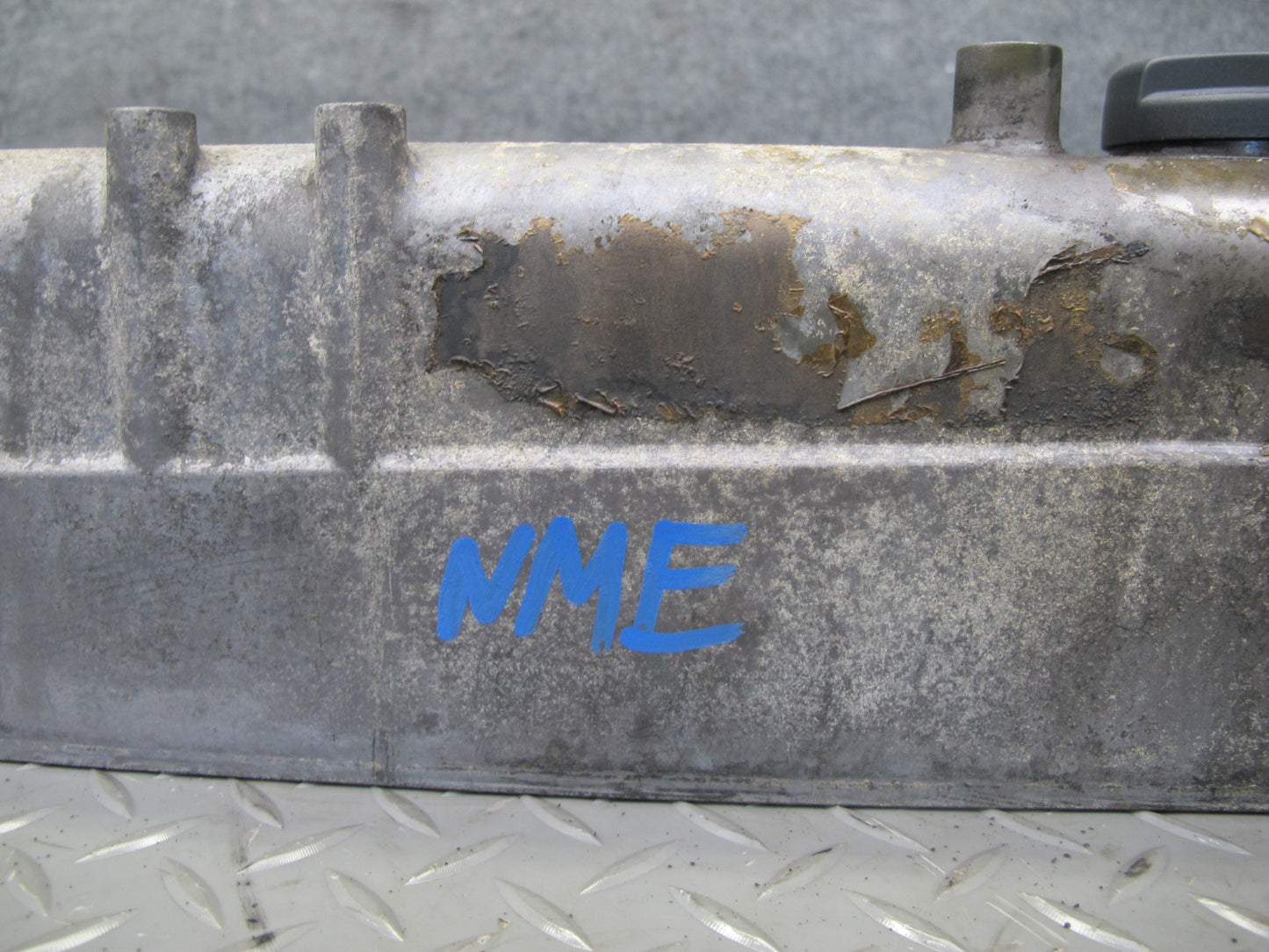 81-85 Mercedes W123 300D OM617 Diesel Engine Cylinder Head Valve Cover OEM