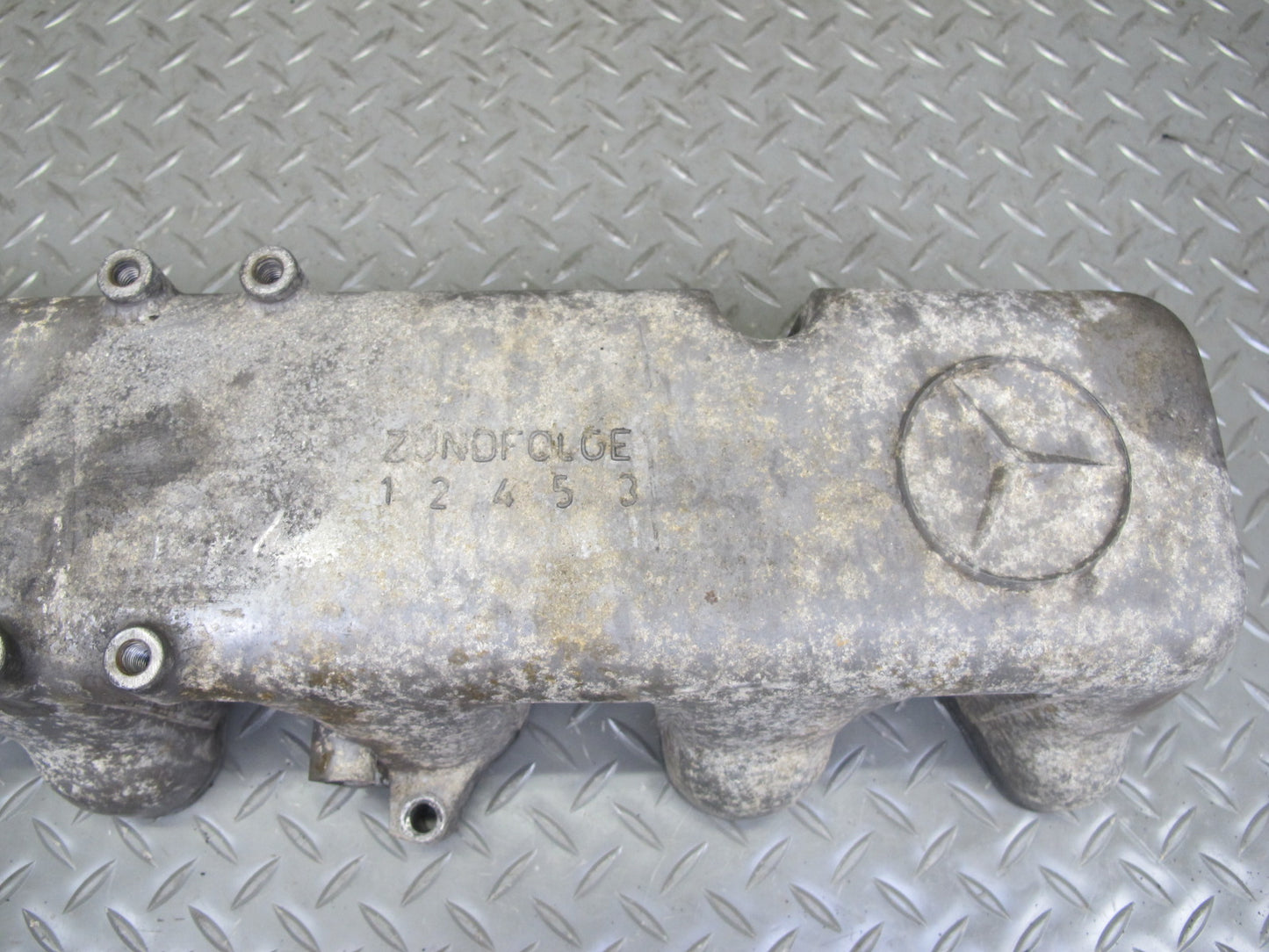 81-85 Mercedes W123 300D OM617 Diesel Engine Cylinder Head Valve Cover OEM