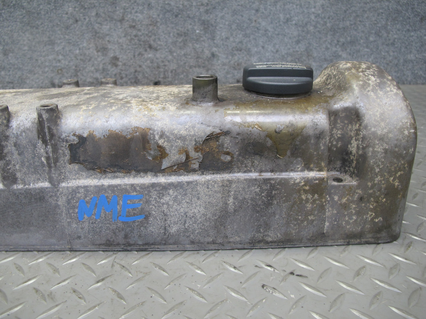 81-85 Mercedes W123 300D OM617 Diesel Engine Cylinder Head Valve Cover OEM