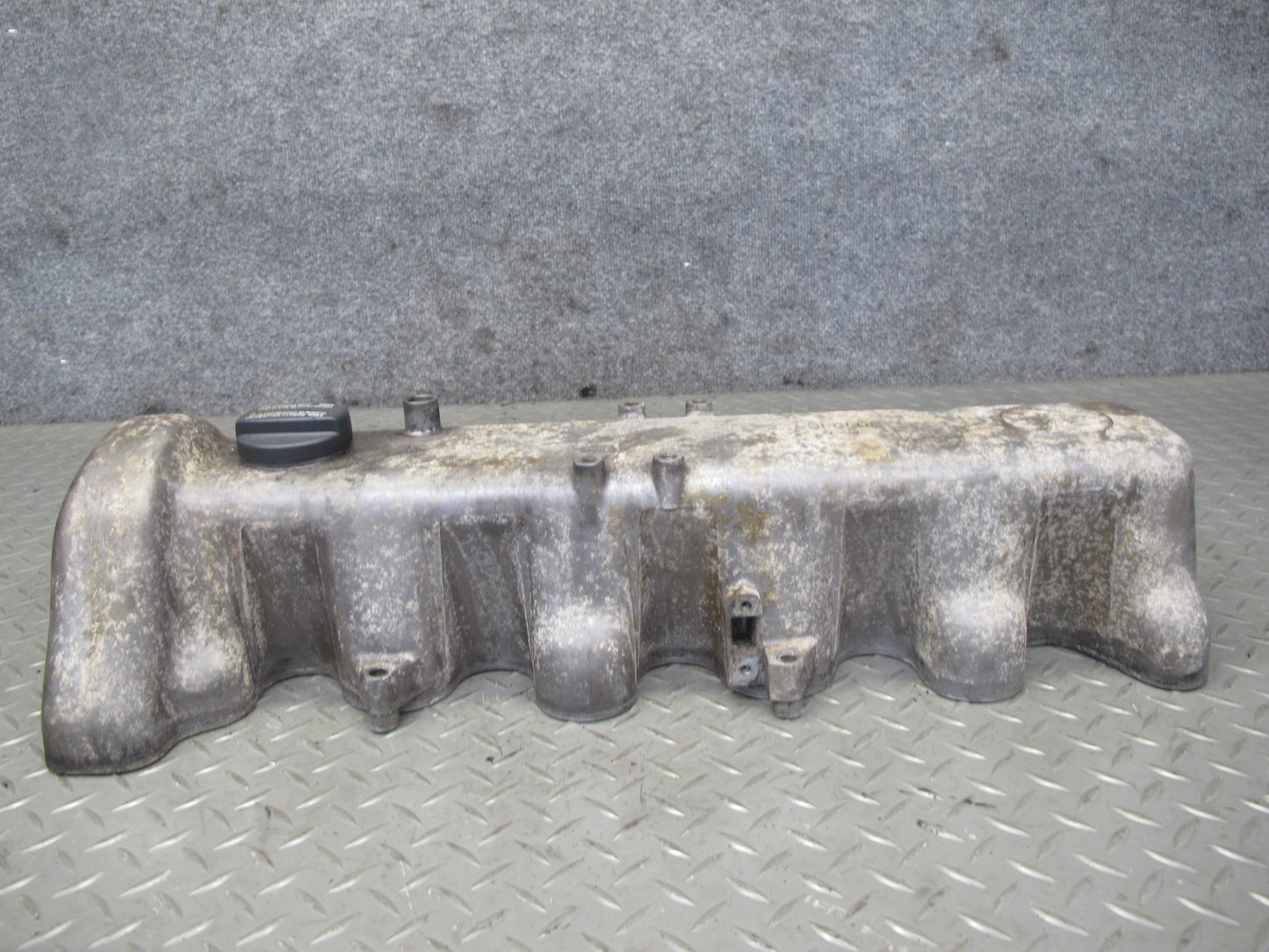 81-85 Mercedes W123 300D OM617 Diesel Engine Cylinder Head Valve Cover OEM
