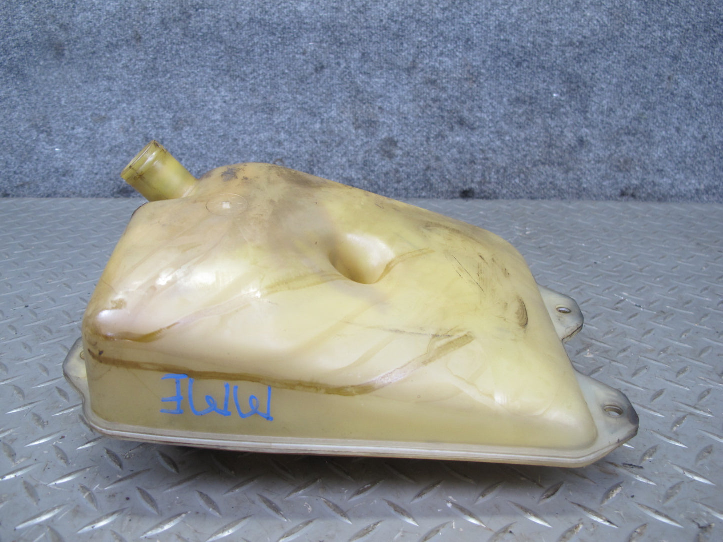 81-85 Mercedes W123 Engine Coolant Expansion Overflow Reservoir Tank