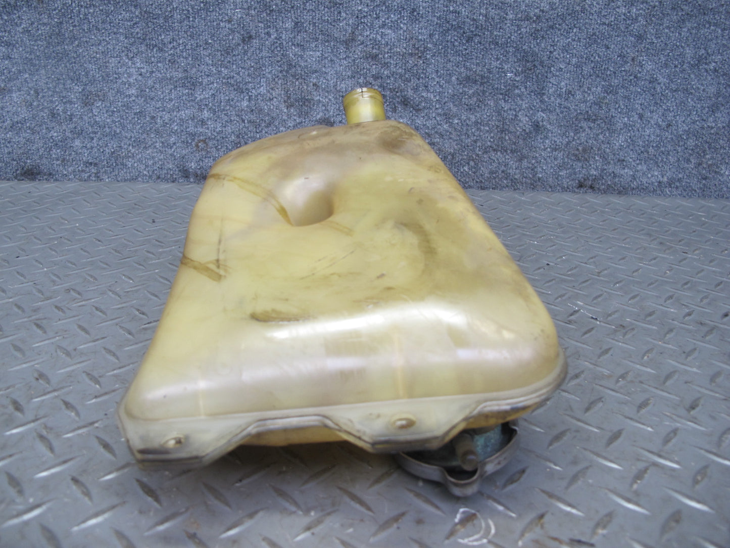 81-85 Mercedes W123 Engine Coolant Expansion Overflow Reservoir Tank