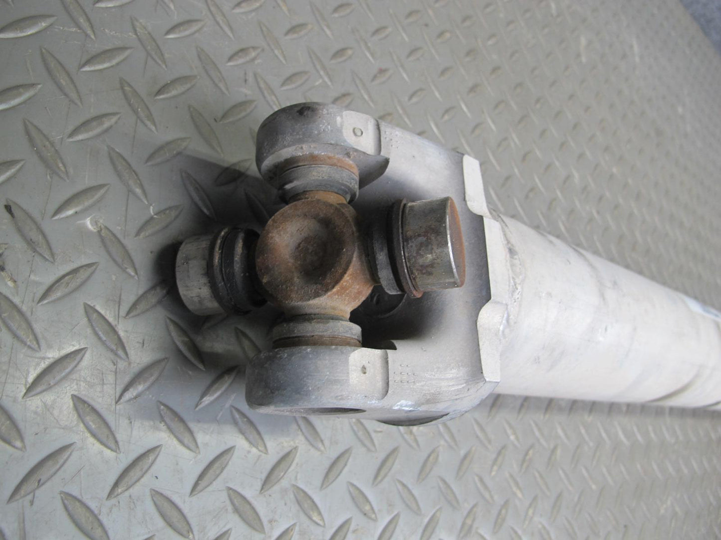 98-99 Chevrolet Camaro LS1 5.7L A/T Rear Drive Shaft Driveshaft 12559525 OEM