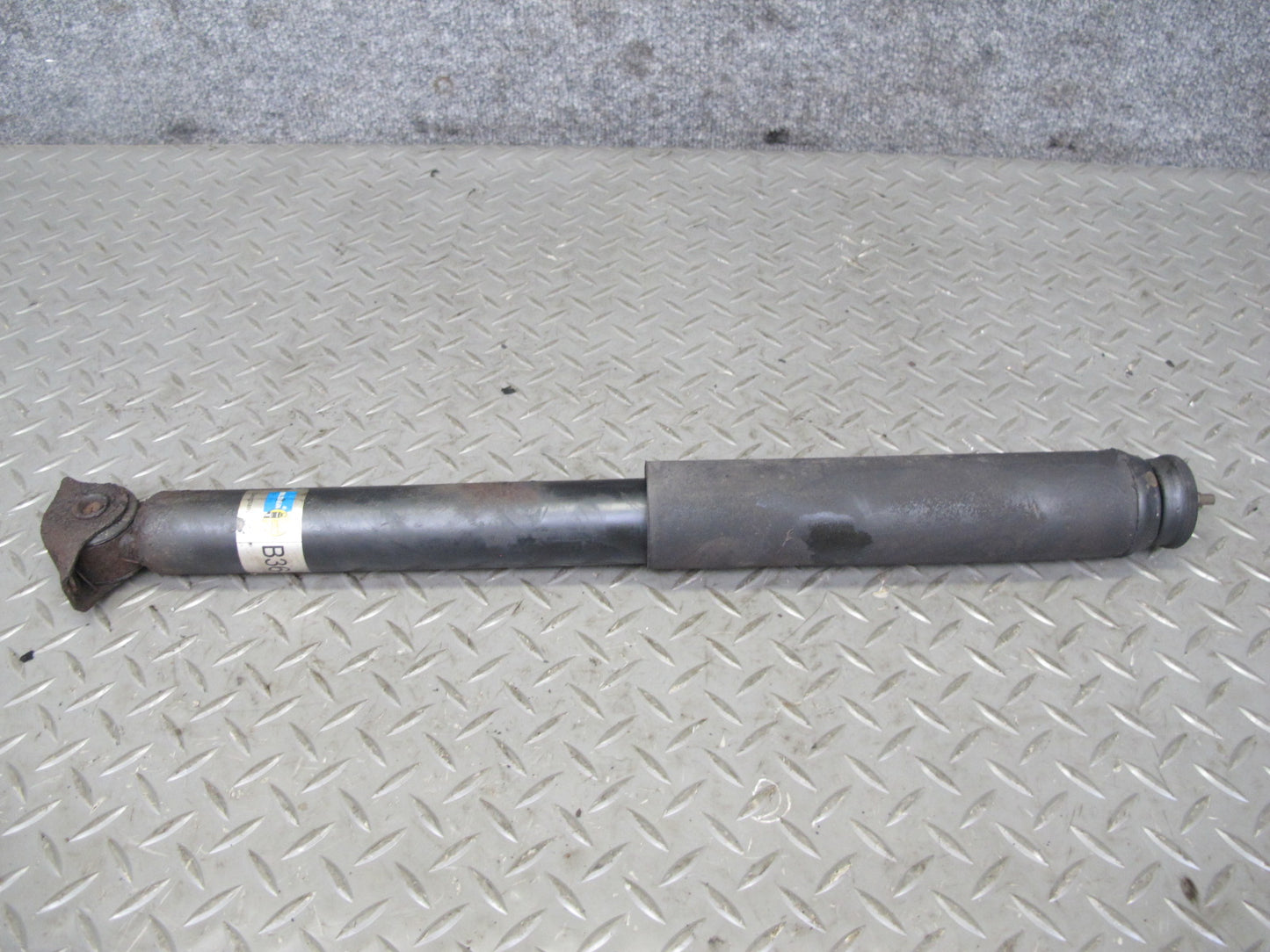 75-85 Mercedes W123 Set of 2 Front Left & Right Bilstein Strut Shock Absorber