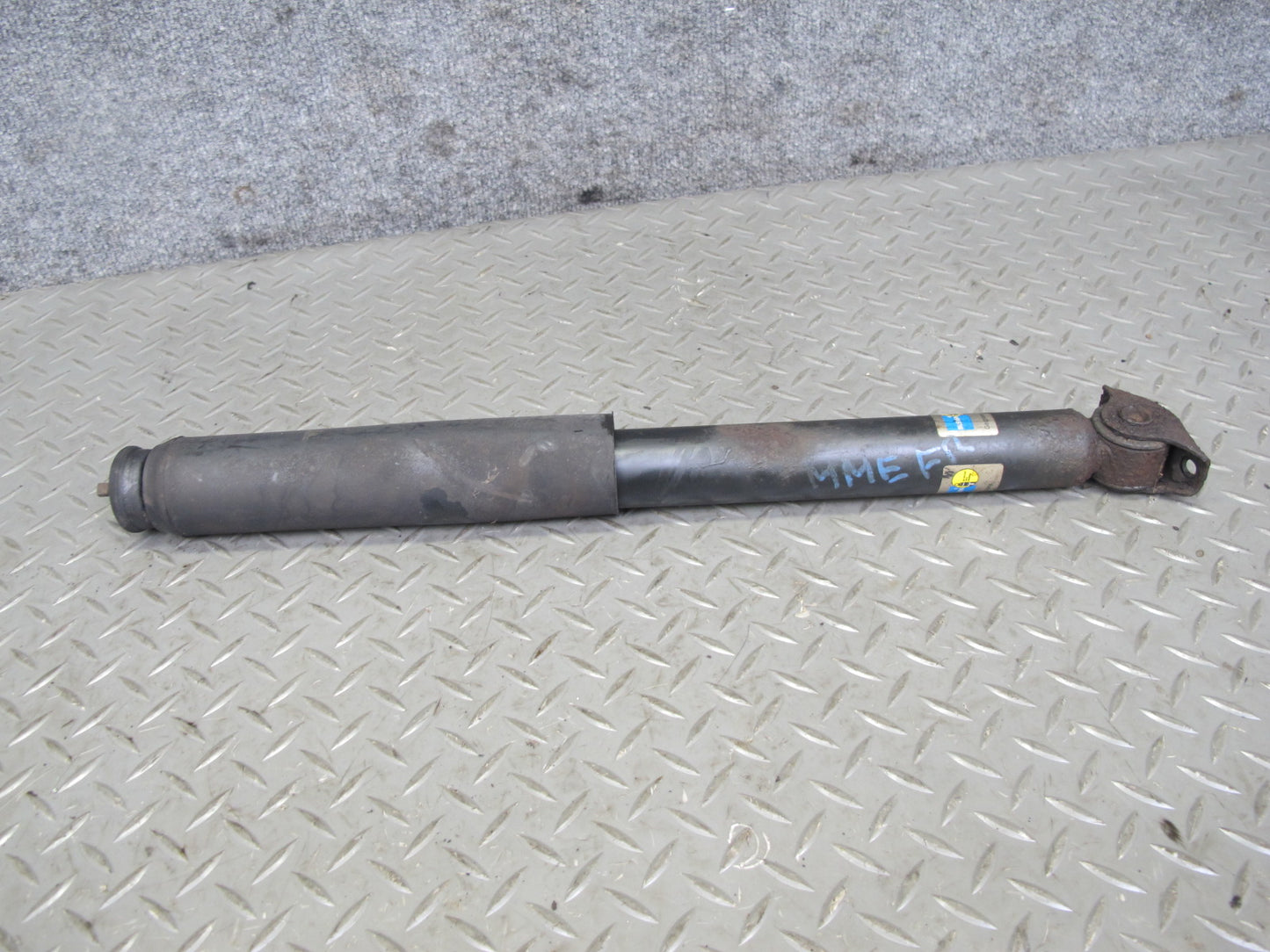 75-85 Mercedes W123 Set of 2 Front Left & Right Bilstein Strut Shock Absorber