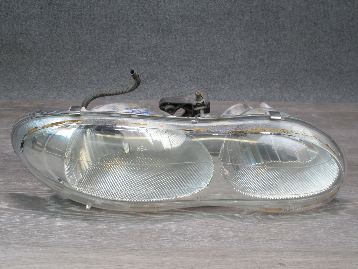 98-02 Chevrolet Camaro Set of 2 Front Left & Right Headlight Lamp OEM