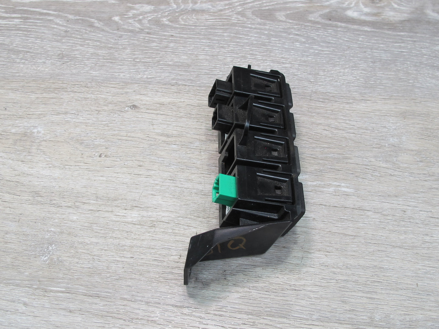 2013-2020 Infiniti JX35 QX60 Traction Control Trunk Power Door Button Switch