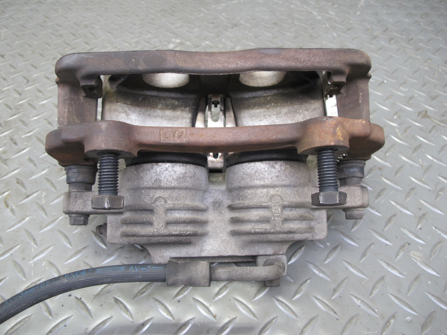 98-02 Chevrolet Camaro Z28 Set of 2 Front Left & Right Brake Caliper OEM
