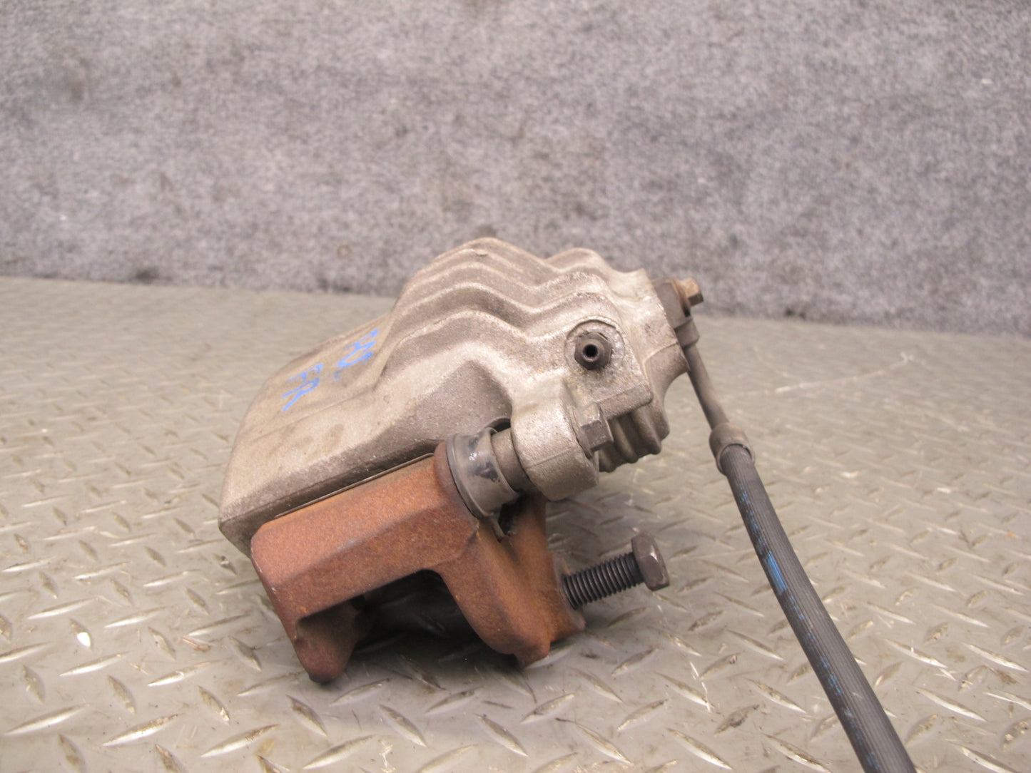 98-02 Chevrolet Camaro Z28 Set of 2 Front Left & Right Brake Caliper OEM
