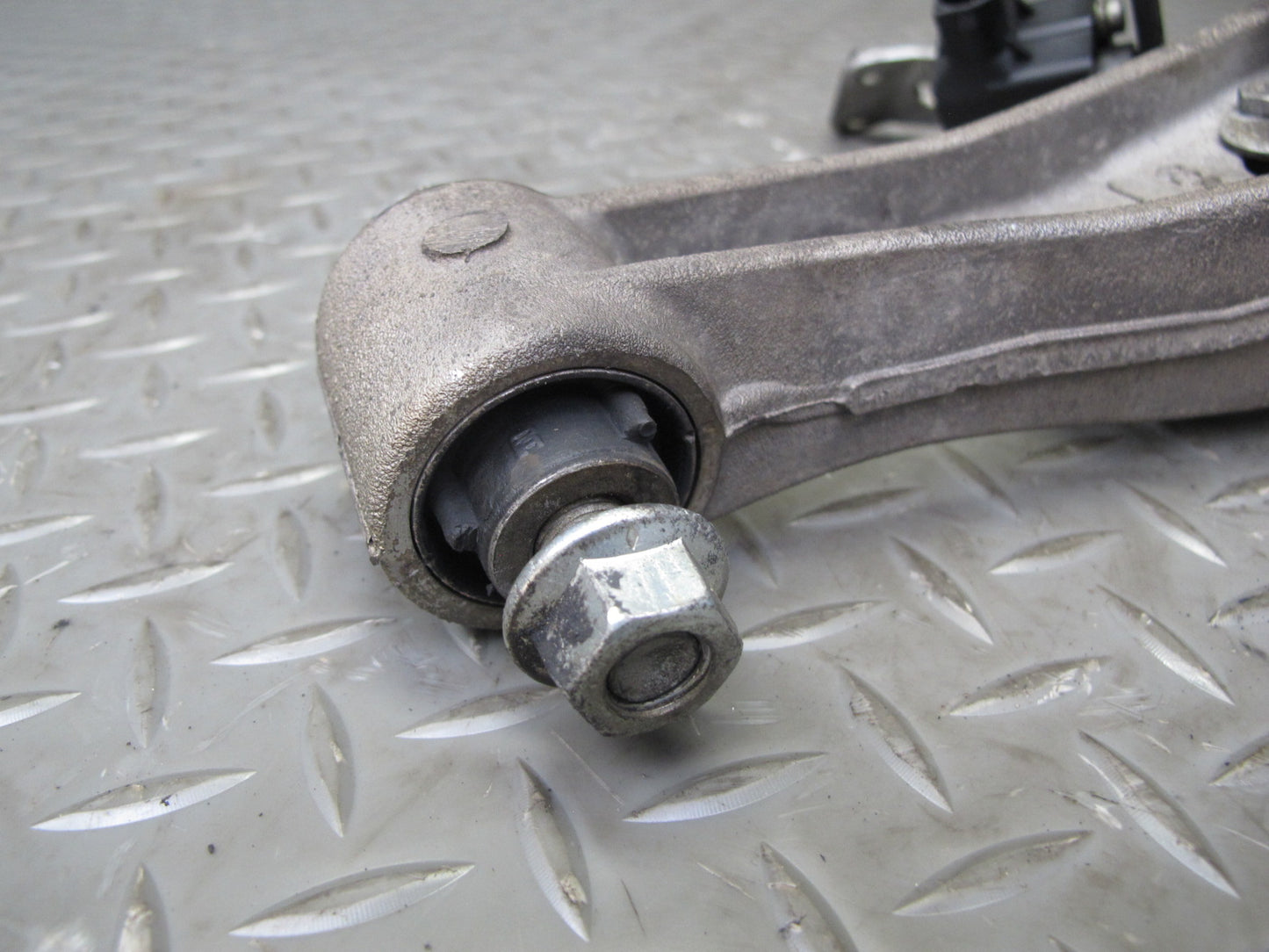 2001-2006 BMW E46 Set of 2 Rear Left & Right Suspension Upper Control Arm