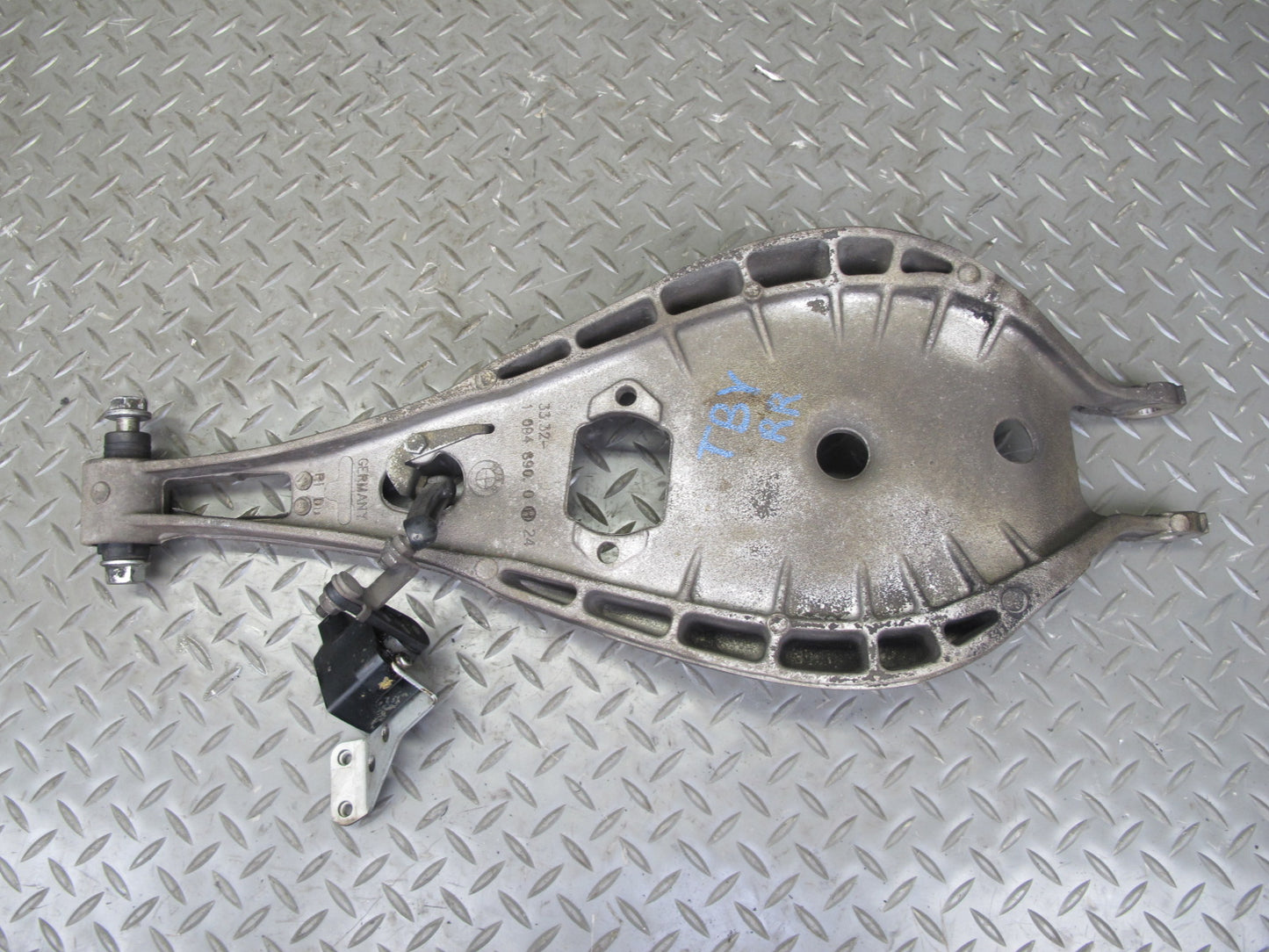 2001-2006 BMW E46 Set of 2 Rear Left & Right Suspension Upper Control Arm