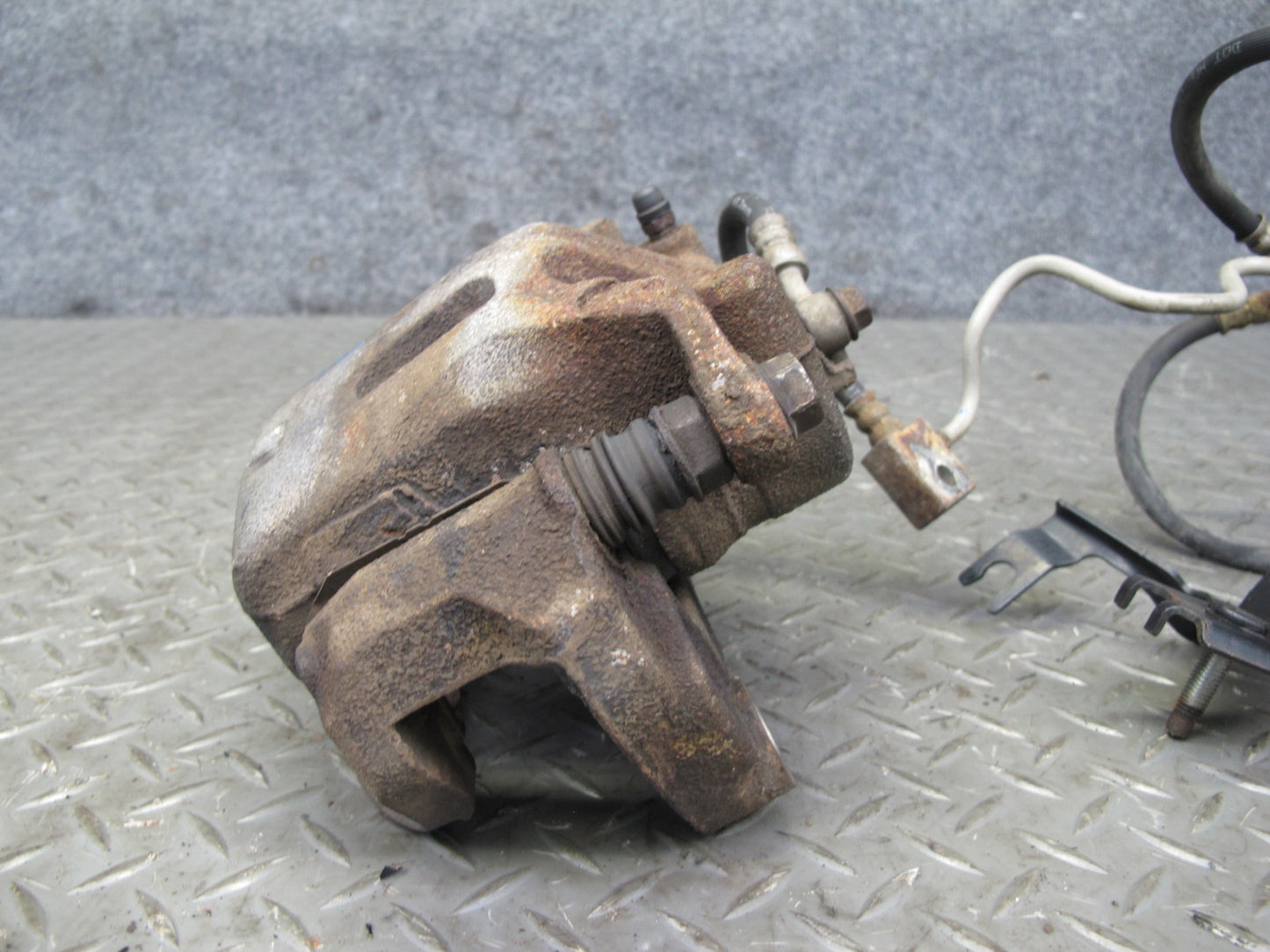 10-14 Nissan 370Z Z34 Convertible Set of 2 Front Left & Right Brake Caliper OEM