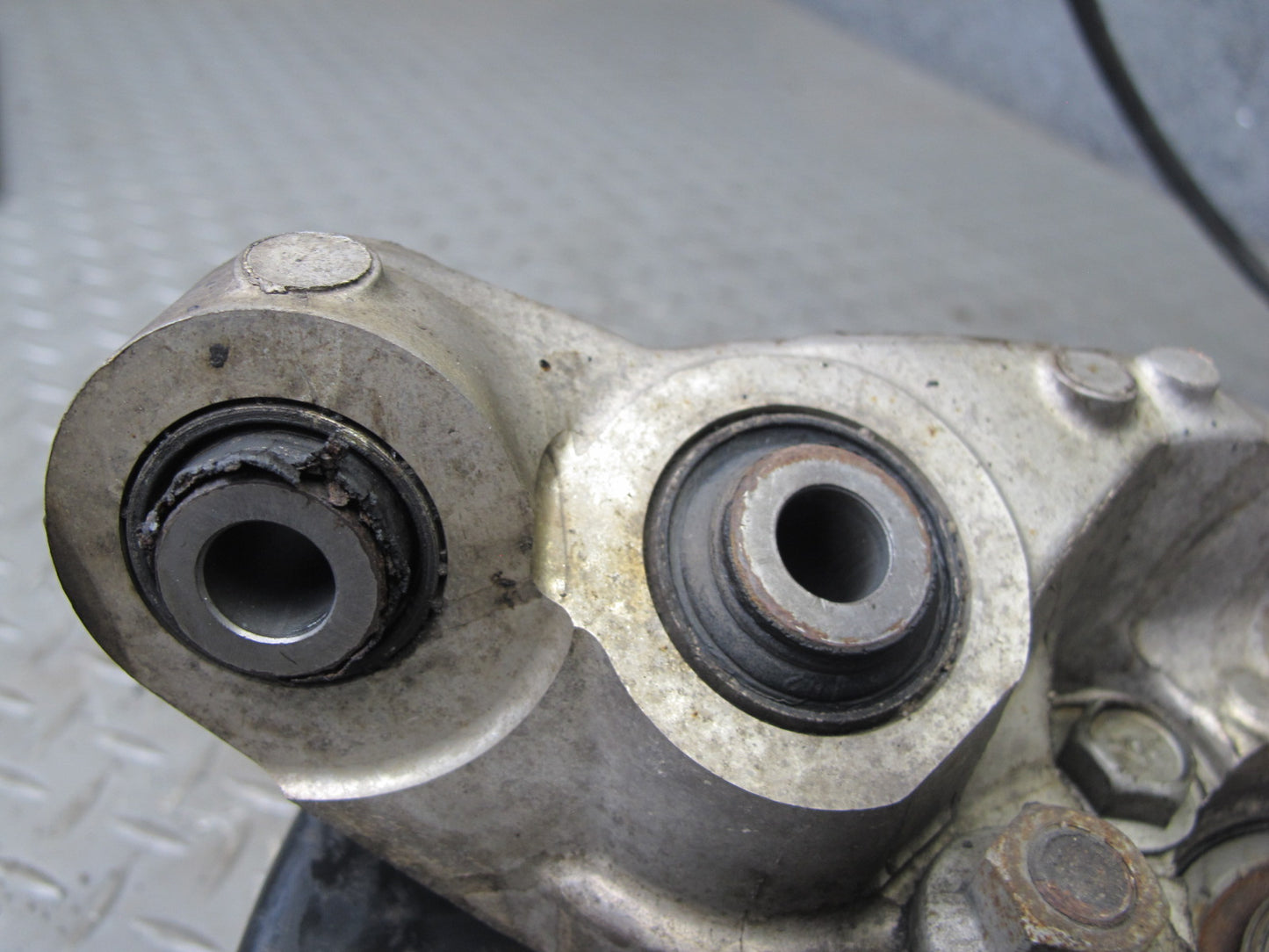 13-14 Nissan 370Z Z34 Rear Right Spindle Knuckle Wheel Hub Bearing 89K Miles OEM