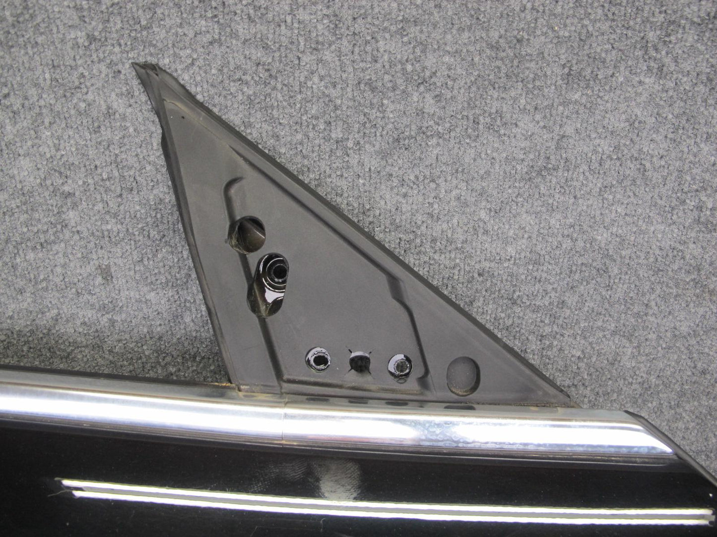 2017-2020 Maserati Levante M161 Front Right Door Shell Panel Black