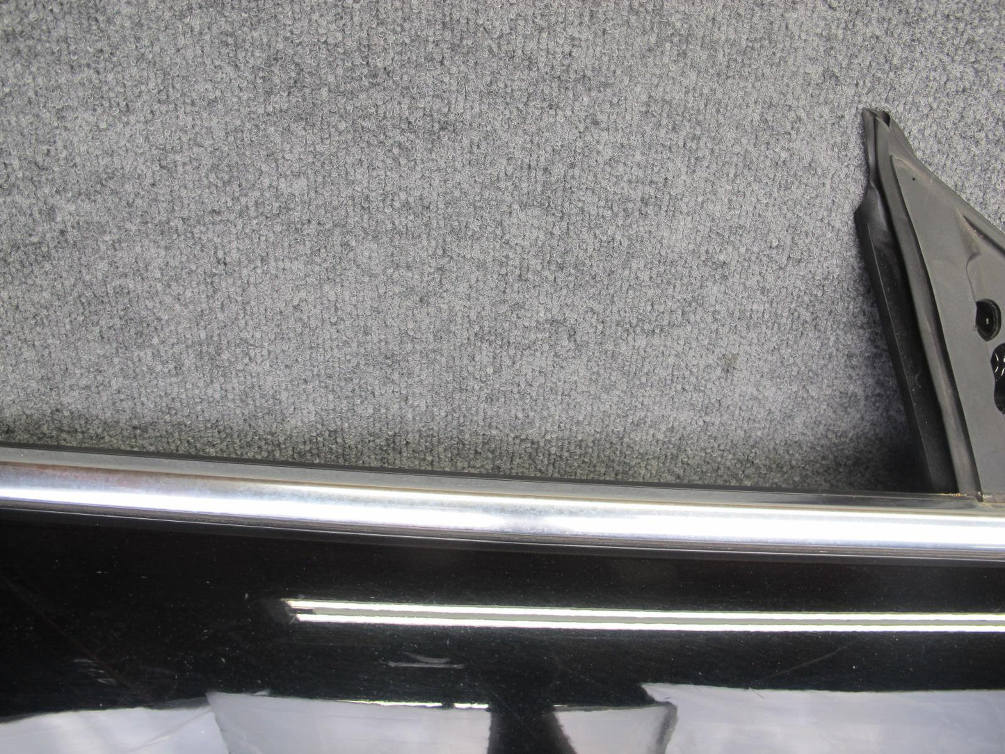 2017-2020 Maserati Levante M161 Front Right Door Shell Panel Black