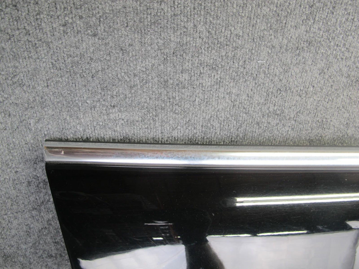 2017-2020 Maserati Levante M161 Front Right Door Shell Panel Black