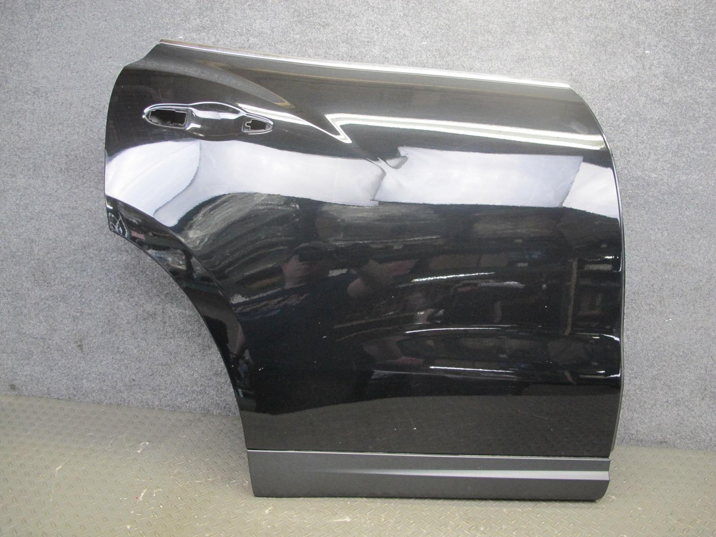 2017-2020 Maserati Levante M161 Rear Right Door Shell Panel Black