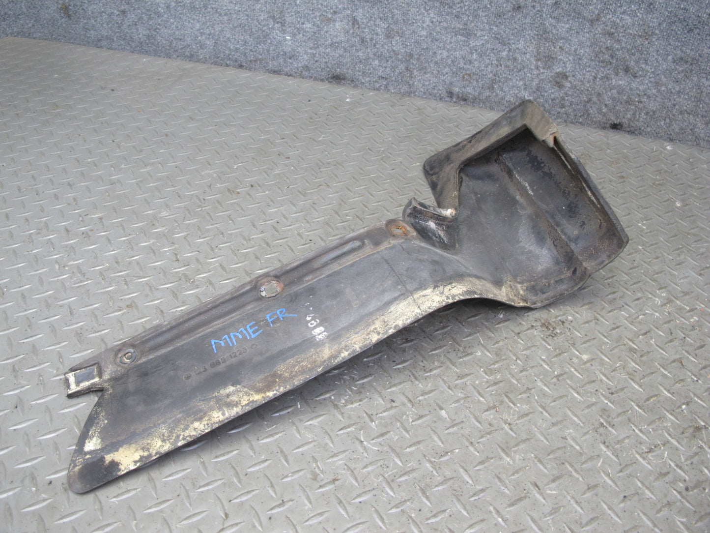 77-85 Mercedes W123 Front Bumper Impact Strip Rubber Trim Cover Pad Set OEM