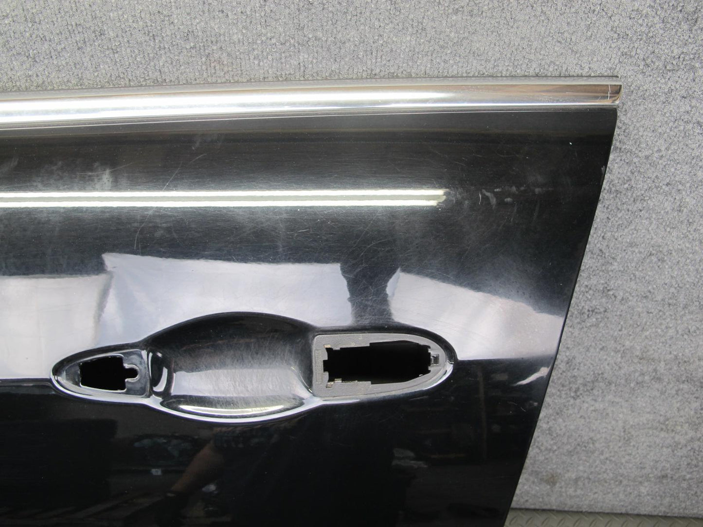 2017-2020 Maserati Levante M161 Front Left Door Shell Panel Black