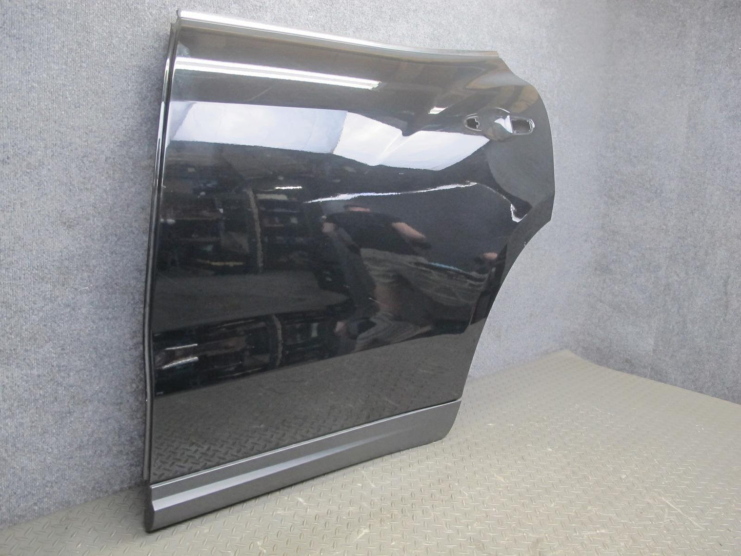2017-2020 Maserati Levante M161 Rear Left Door Shell Panel Black