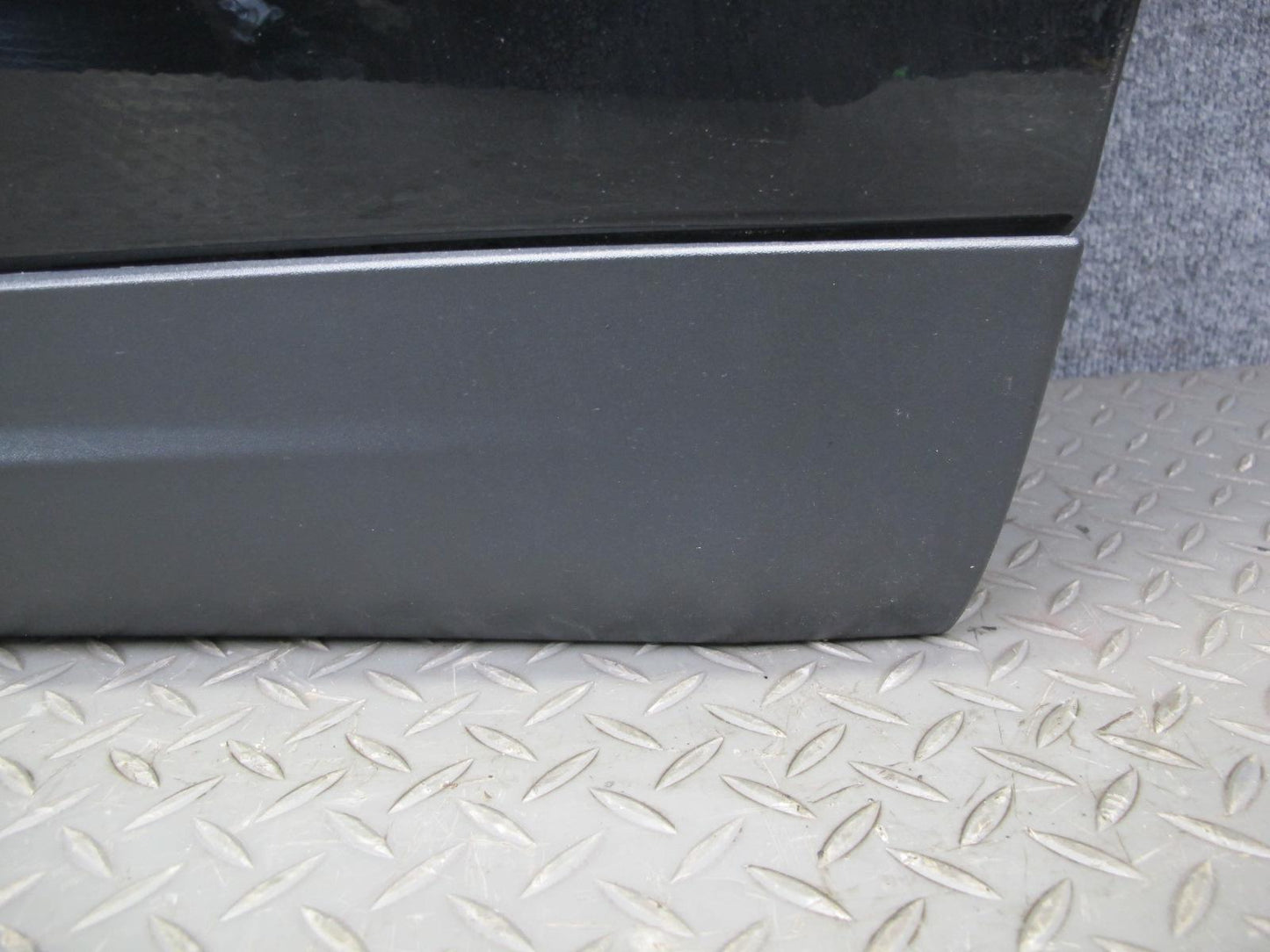 2017-2020 Maserati Levante M161 Rear Left Door Shell Panel Black