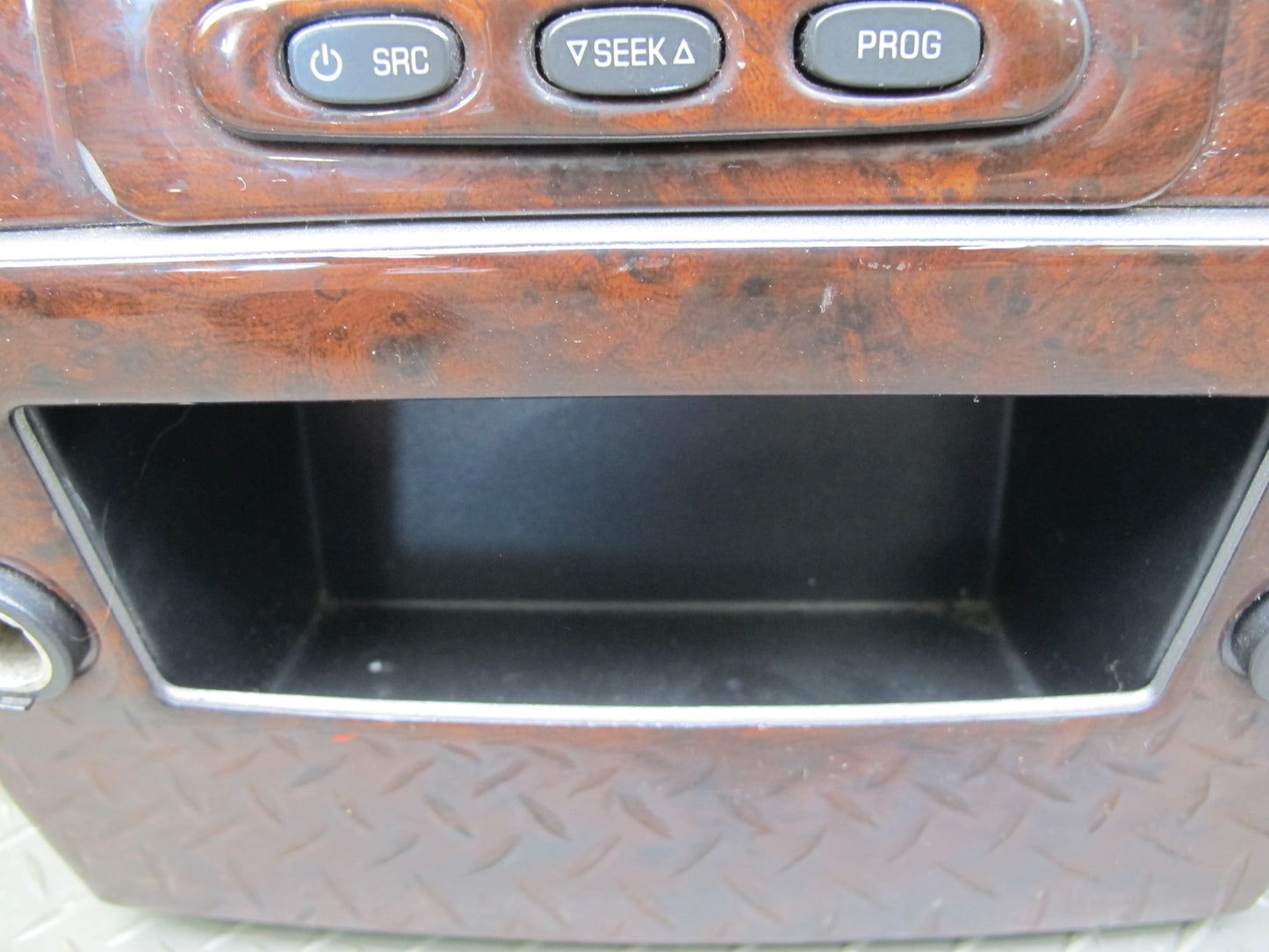 2003-2006 Hummer H2 Front Center Console Trim Cover Panel W/ Armrest