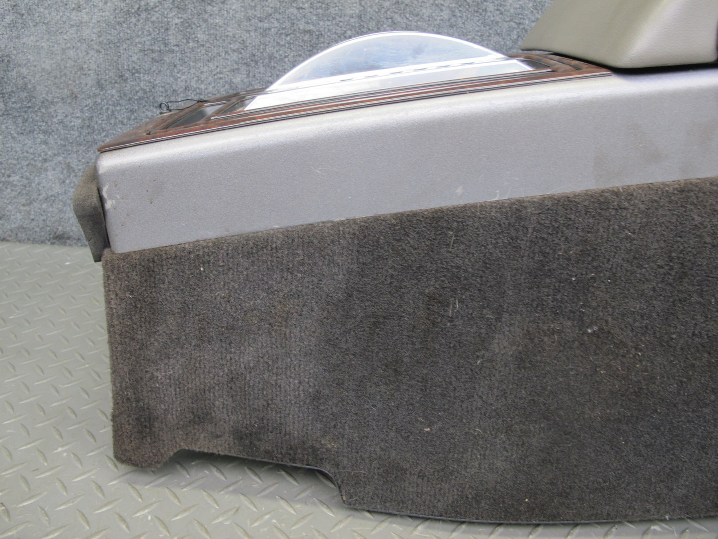 2003-2006 Hummer H2 Front Center Console Trim Cover Panel W/ Armrest