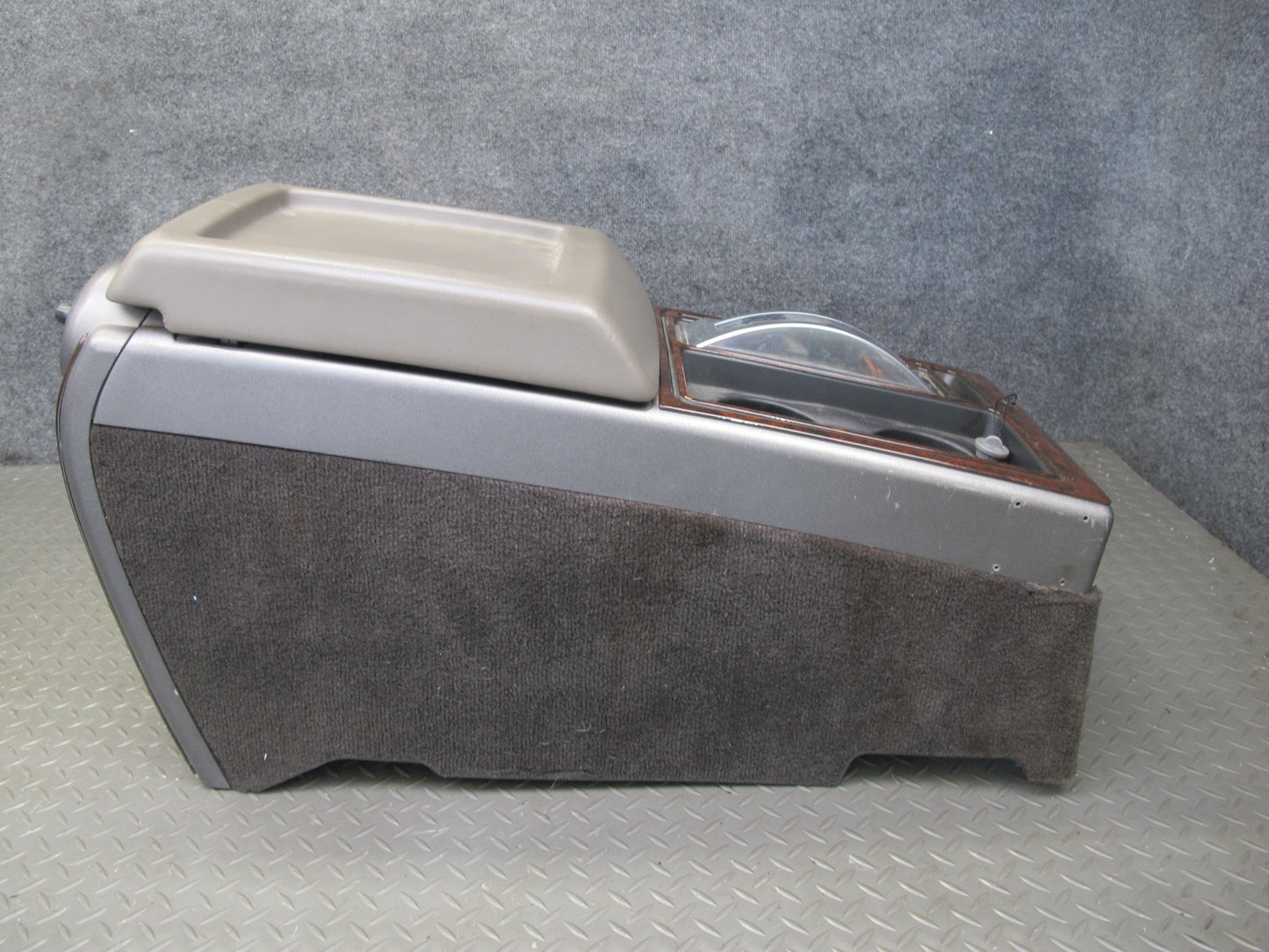 2003-2006 Hummer H2 Front Center Console Trim Cover Panel W/ Armrest