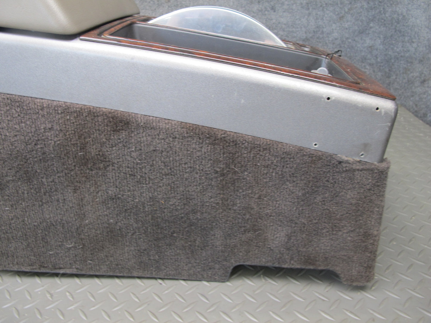 2003-2006 Hummer H2 Front Center Console Trim Cover Panel W/ Armrest