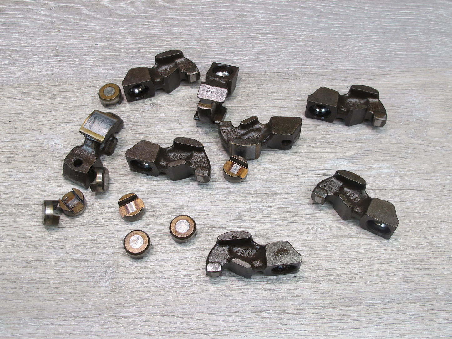 86-91 Mercedes 560SEC 560SEL M117 Rocker Arm & Valve Adjust Shim Set Right OEM