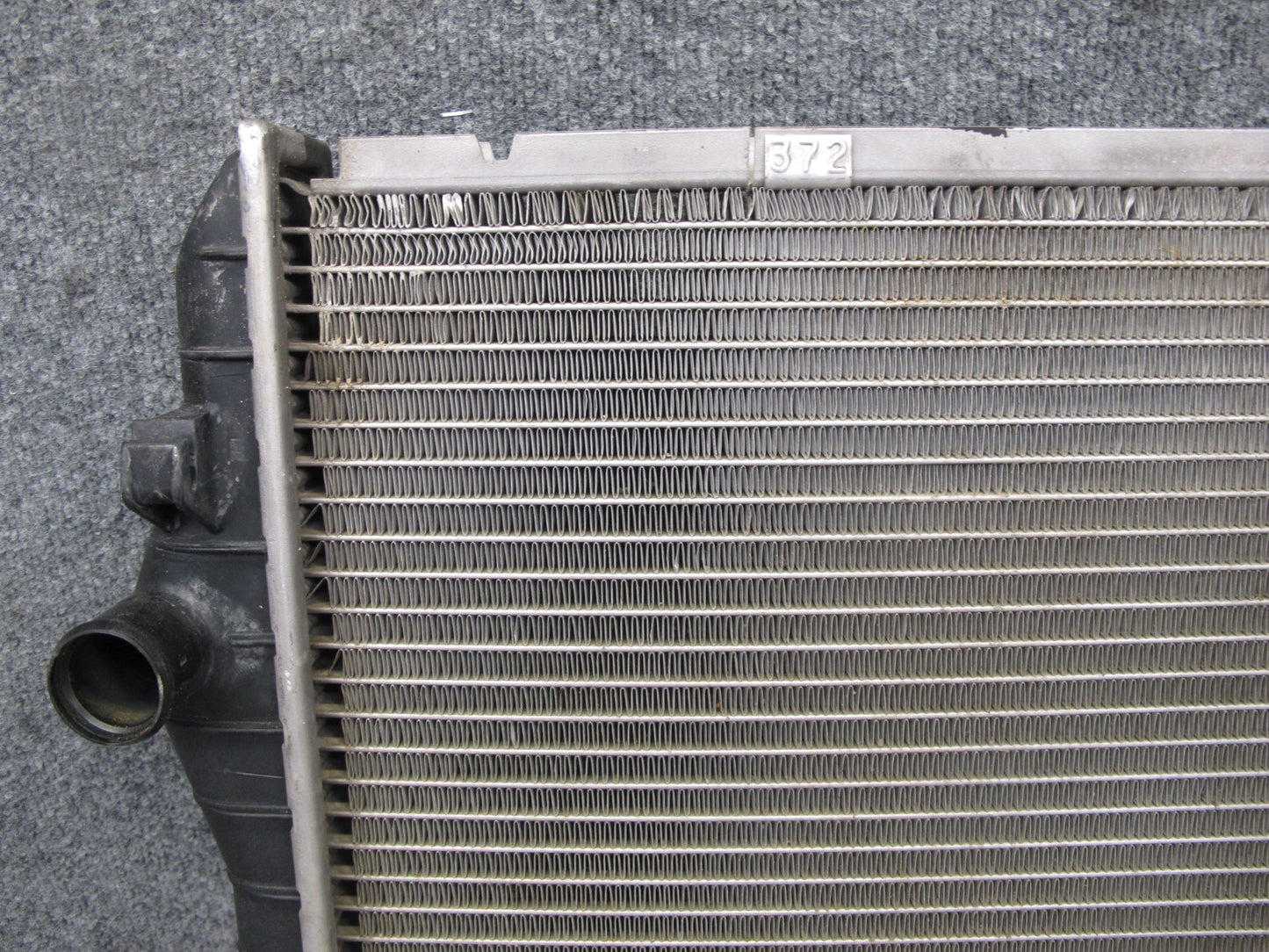 98-99 Chevrolet Camaro 5.7L V8 LS1 A/T Engine Cooling Radiator 52471357 OEM